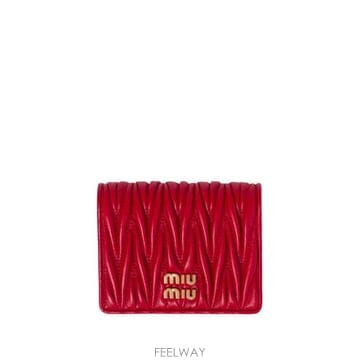 Miu Miu 26SS �̿�̿� Red matelasse nappa �з� 5MV204AFPPF0011 TP57923969626SS �̿�̿� Red matelasse nappa �з� 5MV204AFPPF0011