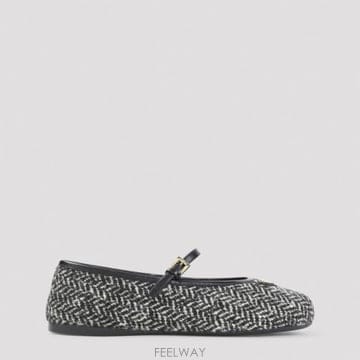 PRADA 26FW ����� Mary Jane whale with �ΰ� 1F689OF00517WTF0964 TP5808026FW ����� Mary Jane whale with �ΰ� 1F689OF00517WTF0