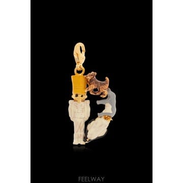 Marni 25FW Marni Pendant with a letter PNMV0100PDP652800X99 TP577525FW Marni Pendant with a letter PNMV0100PDP652800X99 