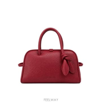 Jacquemus �δ��� JACQUEMUS ��ũ���� ���� ��Ʈ���δ��� JACQUEMUS ��ũ���� ���� ��Ʈ��