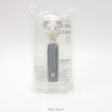 BEARBRICK X HMV KAWS NADSAT 베어브릭 카우스 한정판 A725