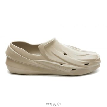 ALYX 22SS 1017 �˸��� 9SM Cappuccino rubber Mono slip ons AAUSN0025O22SS 1017 �˸��� 9SM Cappuccino rubber Mono slip ons A