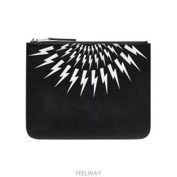 Neil Barrett 20SS �ҹٷ� ���� Ŭ��ġ PBSG161L9200524 TP57808044220SS �ҹٷ� ���� Ŭ��ġ PBSG161L9200524 TP578080442