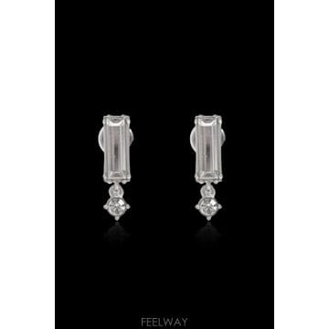JIL SANDER 26FW ������ Earrings with a shimmering crystal J12VG0398P50501026FW ������ Earrings with a shimmering crystal J12VG03
