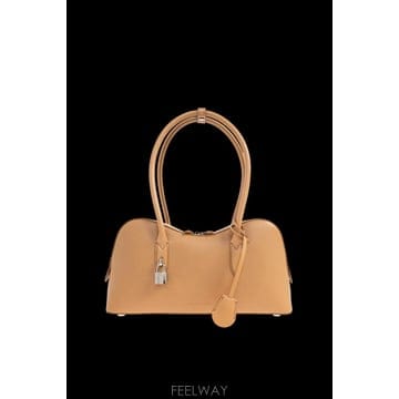 Stella McCartney 26SS ���ڶ� ��īƮ�� Ryder Medium ��� �� 7B0138WP05339325 TP57839660326SS ���ڶ� ��īƮ�� Ryder Medium ��� �� 7B0138WP0533