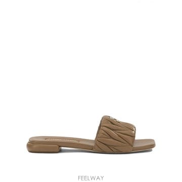 Miu Miu 26FW �̿�̿� matelasse ���� slides 5XX60588TF098LF010 TP57790457626FW �̿�̿� matelasse ���� slides 5XX60588TF098LF010