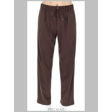 Herno 26FW ������ ����Ʈ fabric  Straight ��  ���̽�Ʈ detail with drawstring26FW ������ ����Ʈ fabric  Straight ��  ���̽�Ʈ detai