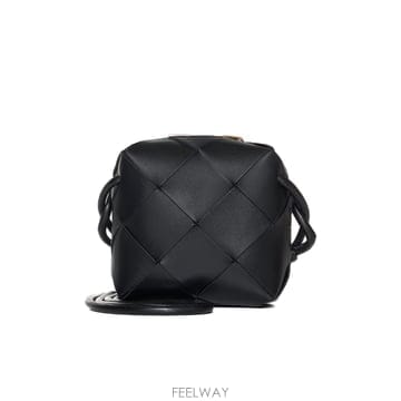 Bottega Veneta 25FW ���װ�����Ÿ cassette ī��Ʈ �̴� ��� �� 701915VCQC28425 TP57749904625FW ���װ�����Ÿ cassette ī��Ʈ �̴� ��� �� 701915V