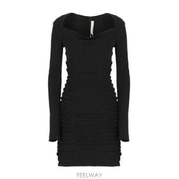 | Other Brand | 23FW ��� �� �巹�� ���� A9991F23BLACK TP57774947323FW ��� �� �巹�� ���� A9991F23BLACK TP577749473