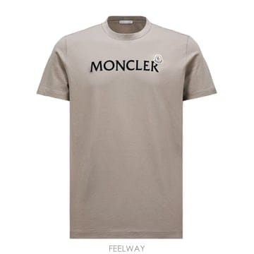 Moncler 25FW Moncler Flocked �ΰ� ��ư T ���� K10918C000758390T22E TP5735325FW Moncler Flocked �ΰ� ��ư T ���� K10918C000758390