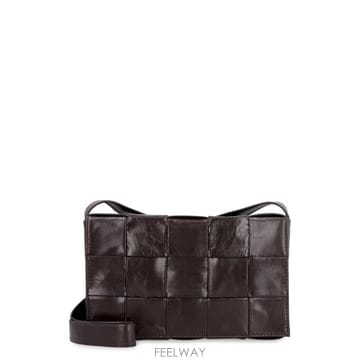 Bottega Veneta 23SS ���װ�����Ÿ cassette ī��Ʈ Small ��� �� 667298VCQ712145 TP57749823SS ���װ�����Ÿ cassette ī��Ʈ Small ��� �� 667298