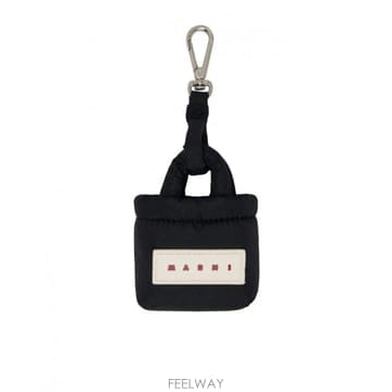 Marni 26SS Marni ���� Ŭ��ġ PCMO0061U0P806800N99 TP57797813626SS Marni ���� Ŭ��ġ PCMO0061U0P806800N99 TP57797813