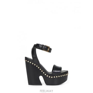 Givenchy 26SS Givenchy CLOG ���� PLATFORM ���� WITH STUDS DETAIL BE30APE226SS Givenchy CLOG ���� PLATFORM ���� WITH STUDS DETAI