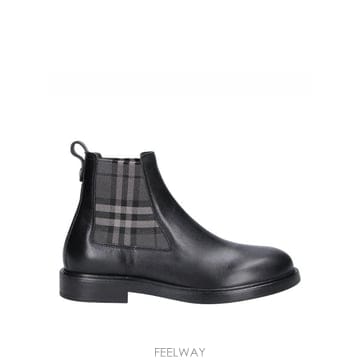 Burberry 26FW Burberry Pembroke ��Ŭ ���� 8127927 TP58055829326FW Burberry Pembroke ��Ŭ ���� 8127927 TP580558293