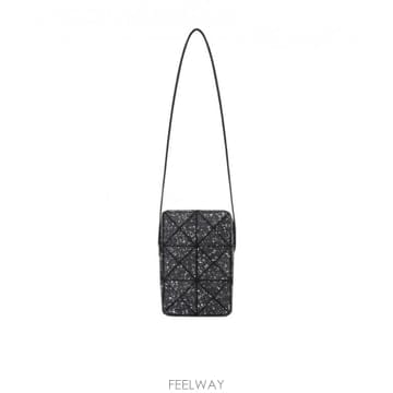 Issey Miyake 26SS BAO BAO �̼��̹̾��� ���� messenger �� BB66AG82217 TP57897687426SS BAO BAO �̼��̹̾��� ���� messenger �� BB66AG8221