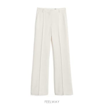 Toteme 24SS Toteme Toteme Tailored 241WRB1056FB0068070 TP57708202424SS Toteme Toteme Tailored 241WRB1056FB0068070 TP5770