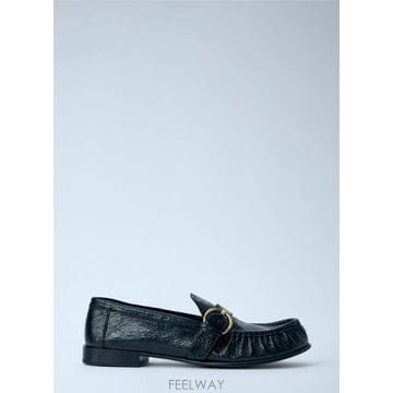 26 FW 미우미우 여성 버클 디테일의 가죽 로퍼 miu0266047blk