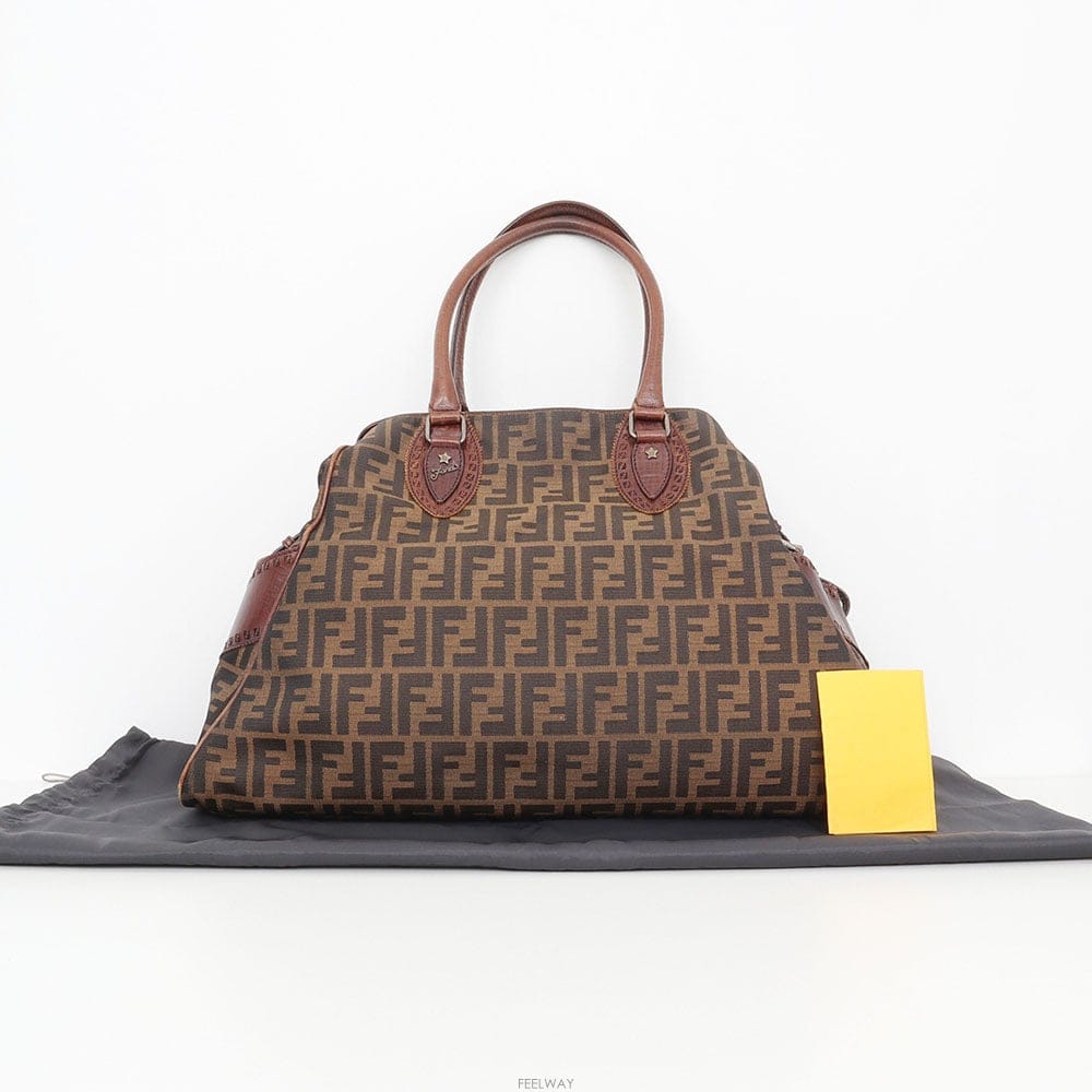 FENDI ��� 8BN158 ���� ���� FF �ΰ� �ڰ��� ��ī �������� 8BN158 ���� ���� FF �ΰ� �ڰ��� ��ī �����