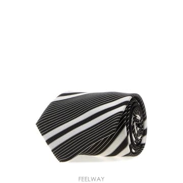 Saint Laurent 26FW ���ζ� ��Ʈ������ Ÿ�� ��ũ ��ī�� A002HA3Y009 9160 Stripped26FW ���ζ� ��Ʈ������ Ÿ�� ��ũ ��ī�� A002HA3Y009 91