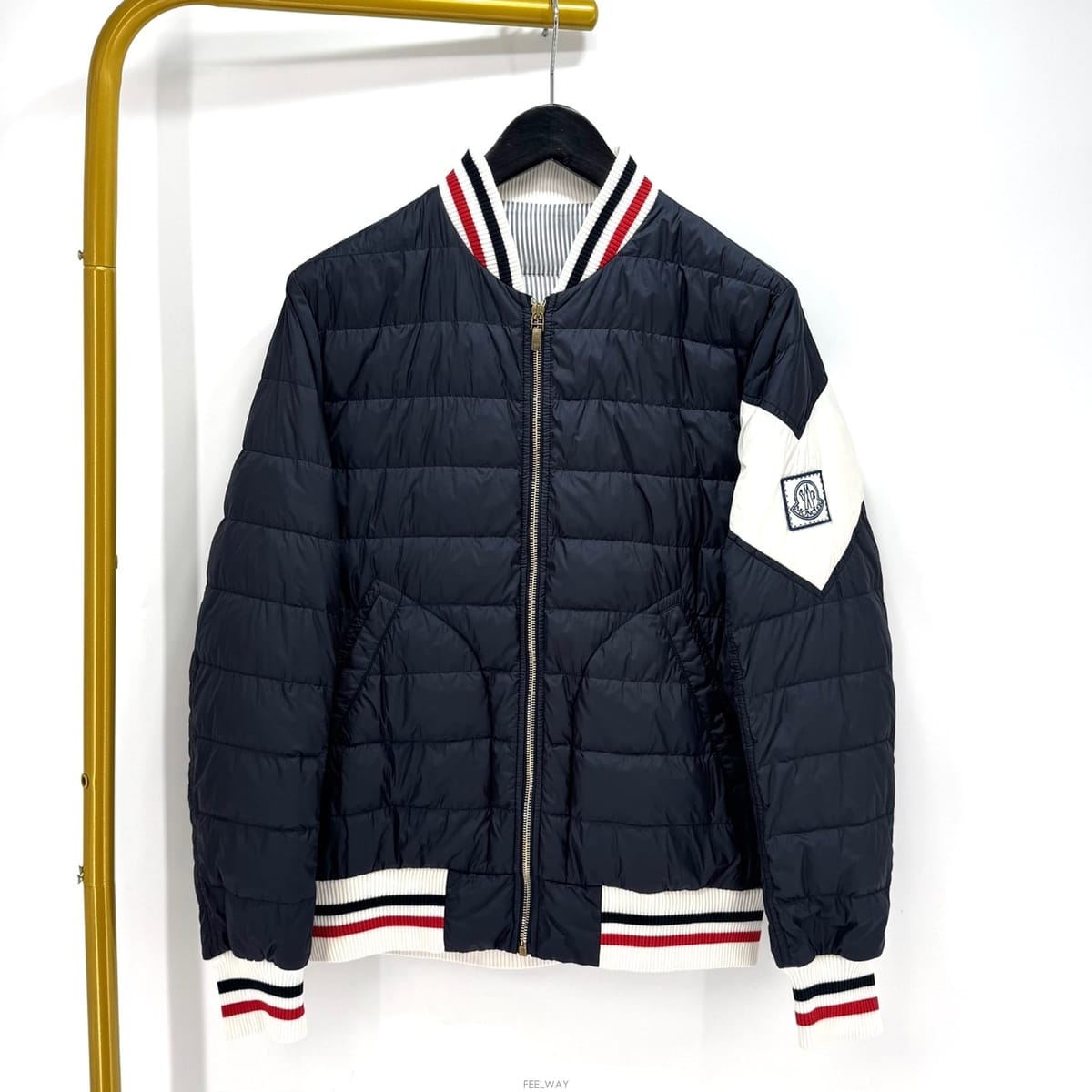 Moncler [2������] ��Ŭ���� �������� ���� �淮�е� ���̺�[2������] ��Ŭ���� �������� ���� �淮�е� ���̺�