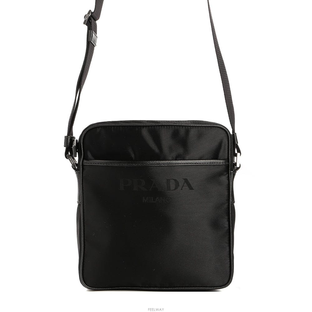 PRADA (2VH143 2FMO F0002) ���� ũ�ν��� 26FW(2VH143 2FMO F0002) ���� ũ�ν��� 26FW