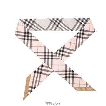 Burberry (CHK SILK SKINNY 8127607) ���� ��ī�� 26FW(CHK SILK SKINNY 8127607) ���� ��ī�� 26FW