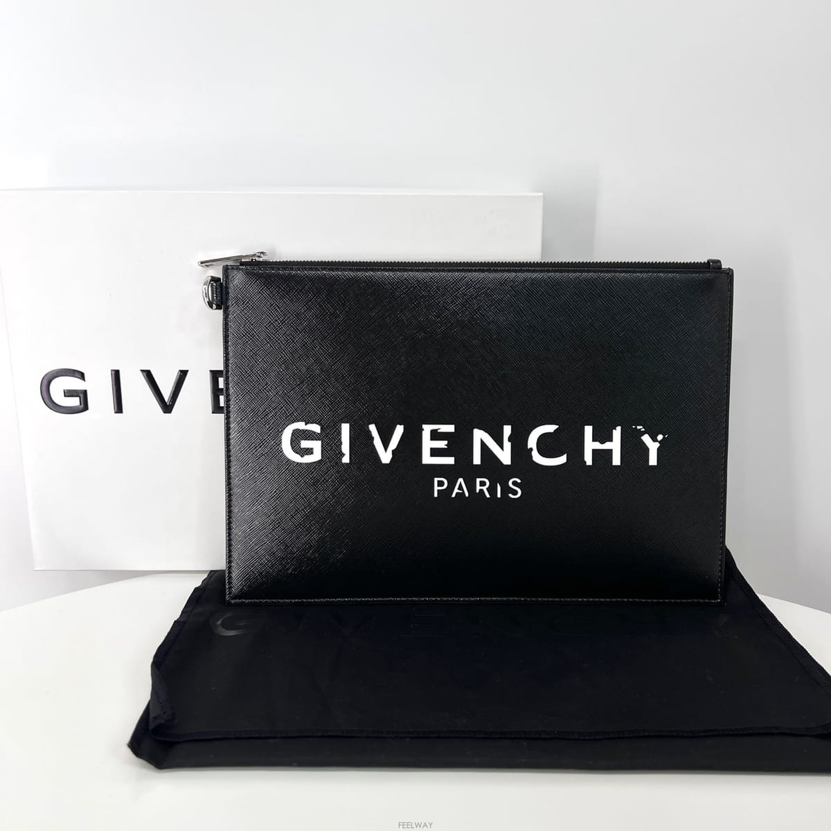 Givenchy ����� �ΰ� ĵ���� Ŭ��ġ�� ���� (BB607VB0T0)����� �ΰ� ĵ���� Ŭ��ġ�� ���� (BB607VB0T0)