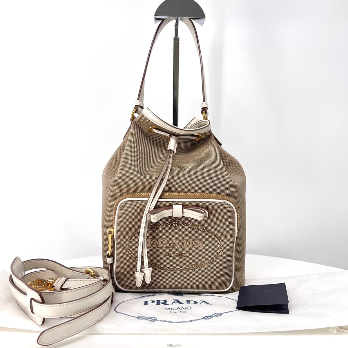 PRADA ����� �ΰ� ��ī�� ��Ŷ�� ũ�ν�������� �ΰ� ��ī�� ��Ŷ�� ũ�ν���