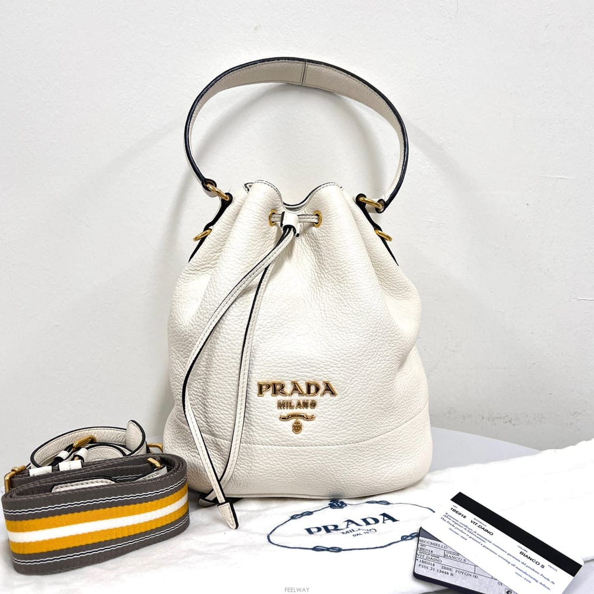 PRADA ����� ���ڷ� ���̳� ��Ŷ�� ũ�ν��� ȭ��Ʈ (1BE018)����� ���ڷ� ���̳� ��Ŷ�� ũ�ν��� ȭ��Ʈ (1BE018)