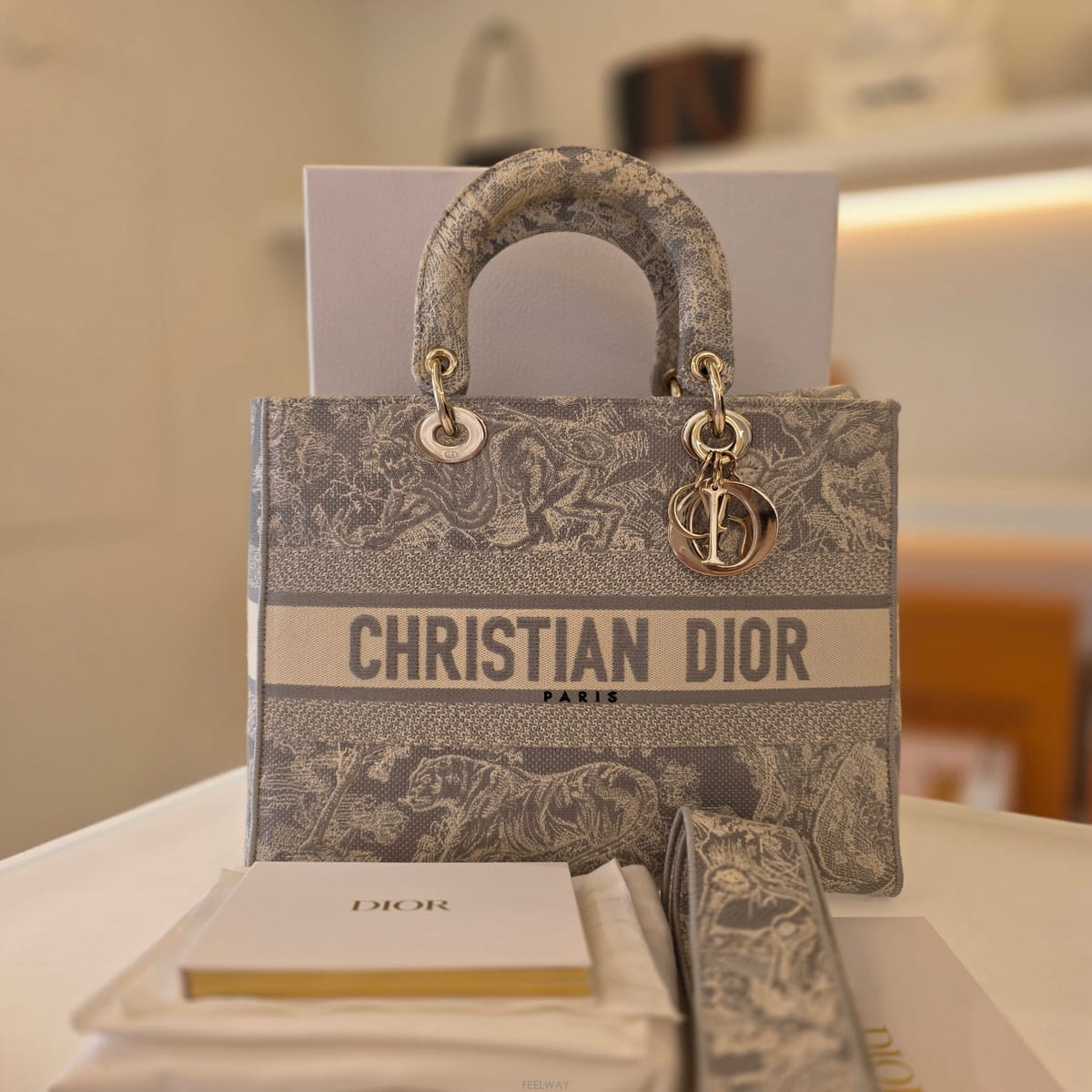 DIOR ��� Ʈ�е����� �����Ʈ ������� Ʈ�е����� �����Ʈ ����