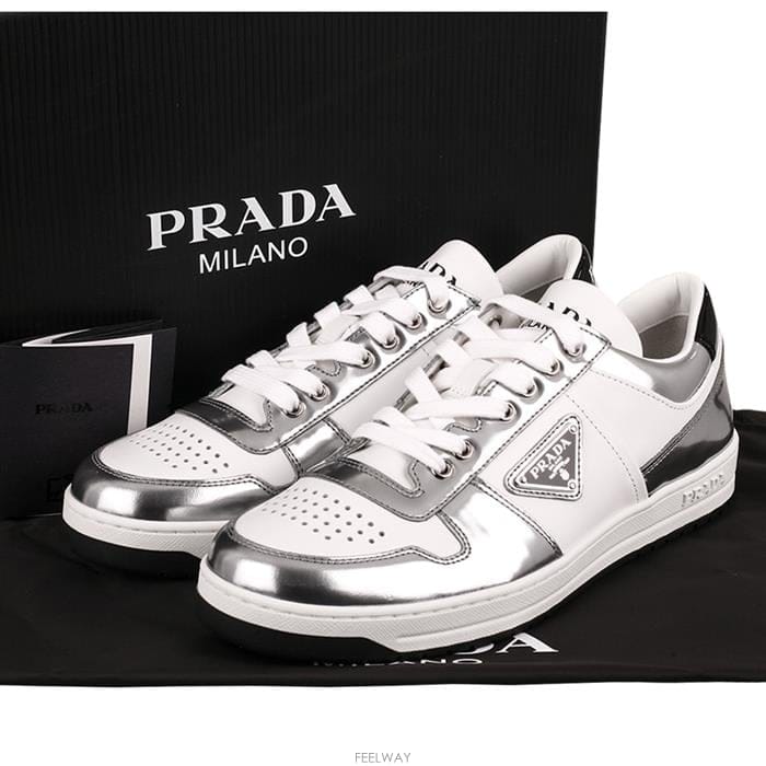 PRADA ����� �ٿ�Ÿ�� ����Ŀ�� 2EE364 3LL2 F0J36����� �ٿ�Ÿ�� ����Ŀ�� 2EE364 3LL2 F0J36
