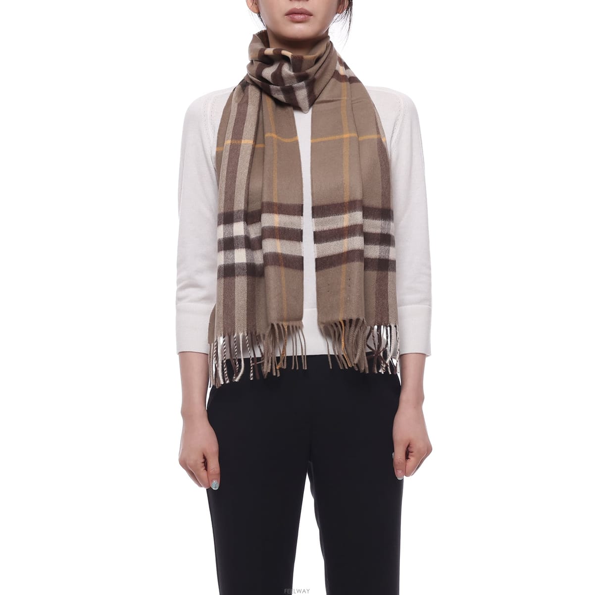 Burberry 26FW ���� üũ ĳ�ù̾� ���÷� (8112647 VOLE BROWN W 26F)26FW ���� üũ ĳ�ù̾� ���÷� (8112647 VOLE BROWN W 2