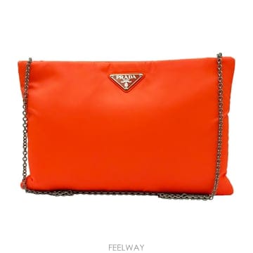 프라다 Prada 1BF082 네온 오렌지 나일론 패딩 라지 클러치 겸 크로스백