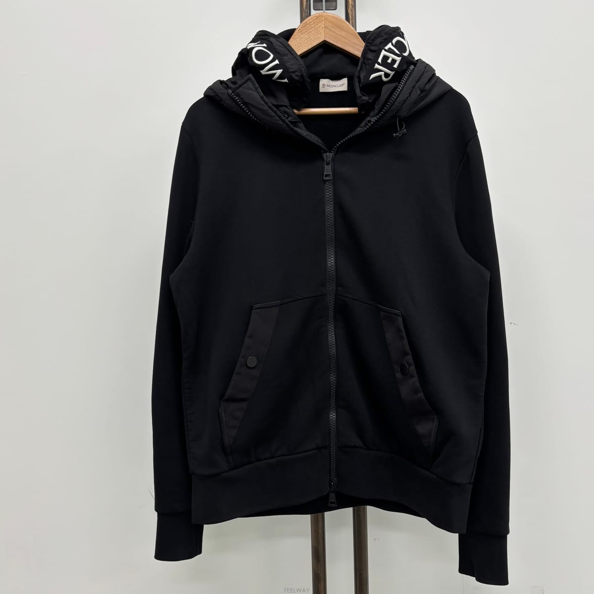 Moncler [L]��Ŭ���� �����ĵ� �ĵ�����[L]��Ŭ���� �����ĵ� �ĵ�����