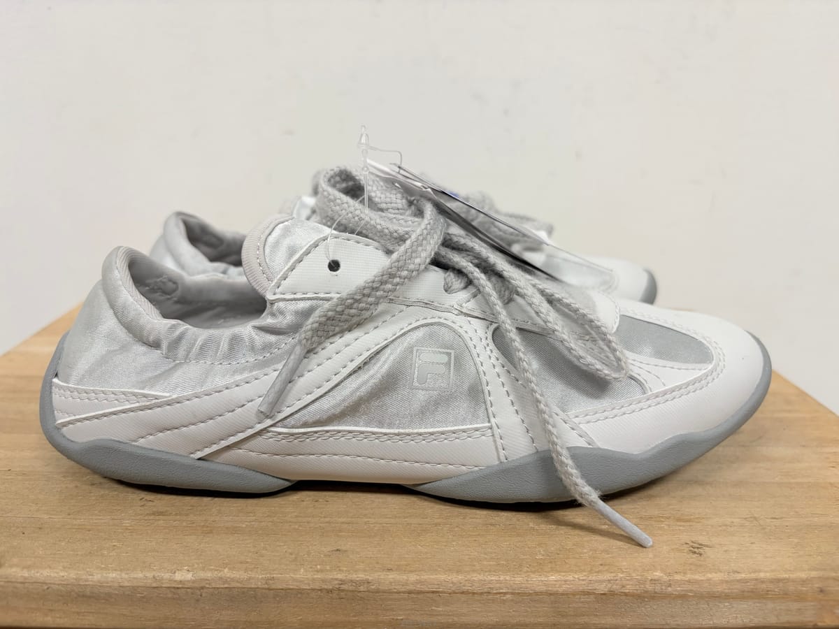 FILA �ٶ� �۸��� �ǹ��� 225�ٶ� �۸��� �ǹ��� 225