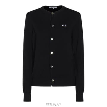 26 F/W 꼼데가르송 플레이 라운드넥 블랙 엠블럼 가디건 AXN02 B0032250048