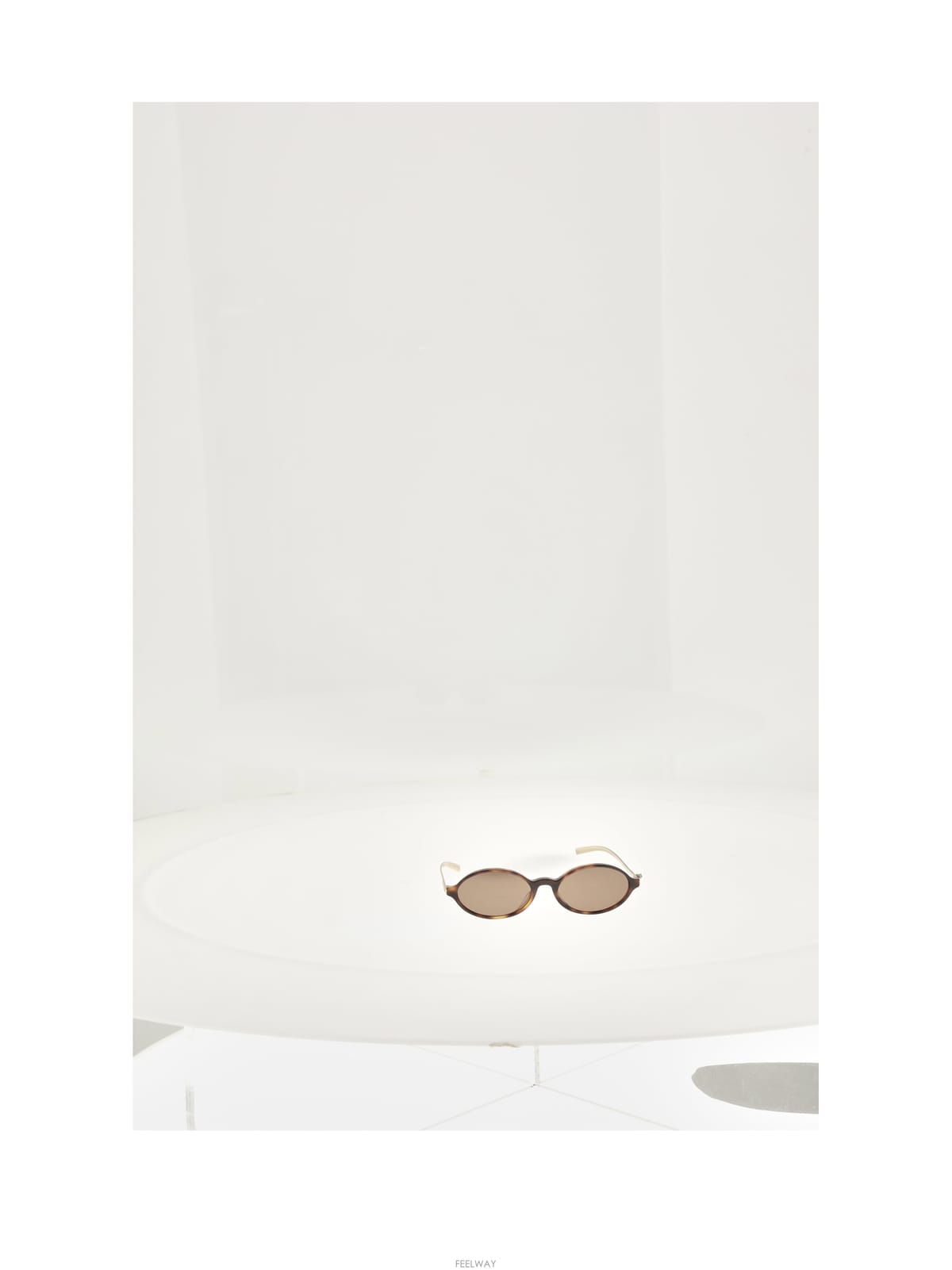 DIOR [B1] ũ������ ��� DBOWR2IXR ���۶� ���۷��� �Ȱ� �۷��� ���� DBOWR2IXR20F0[B1] ũ������ ��� DBOWR2IXR ���۶� ���۷��� �Ȱ� ��