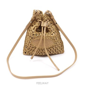 Tods(토즈) XBWEBLR0100RGM478Y 베이지 라피아 크로셰 미니 플랫 버킷백 숄더백
