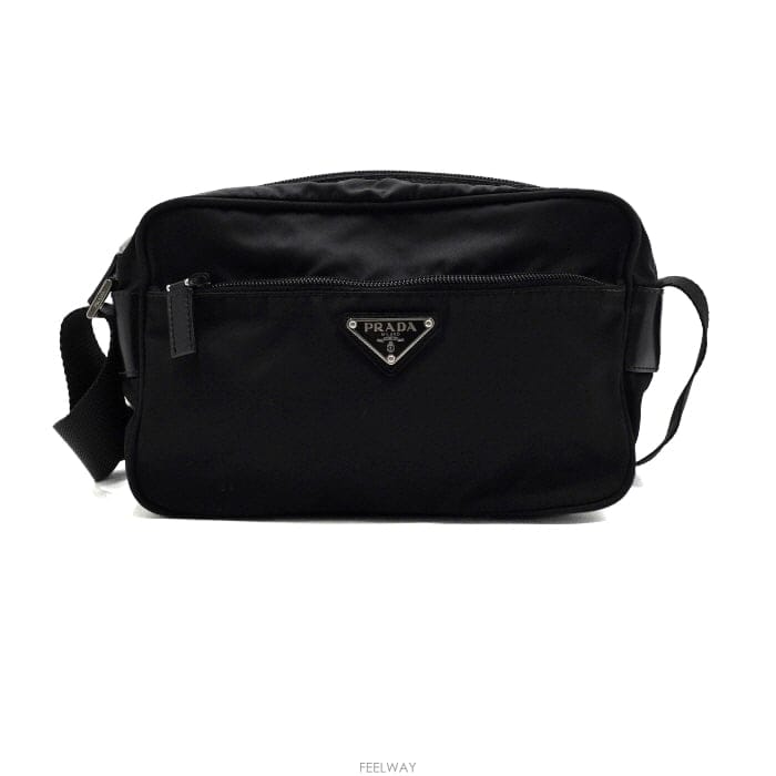 PRADA ����� BT0167 ���� �ﰢ�ΰ� ���� ���Ϸ� �������� ī�޶�� ����� �� ũ�ν���aa66776����� BT0167 ���� �ﰢ�ΰ� ���� ���Ϸ� �������� ī��