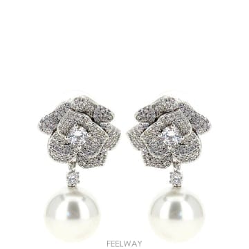 26FW Self portrait 미니 Crystal Flower Pearl earrings PF26612E