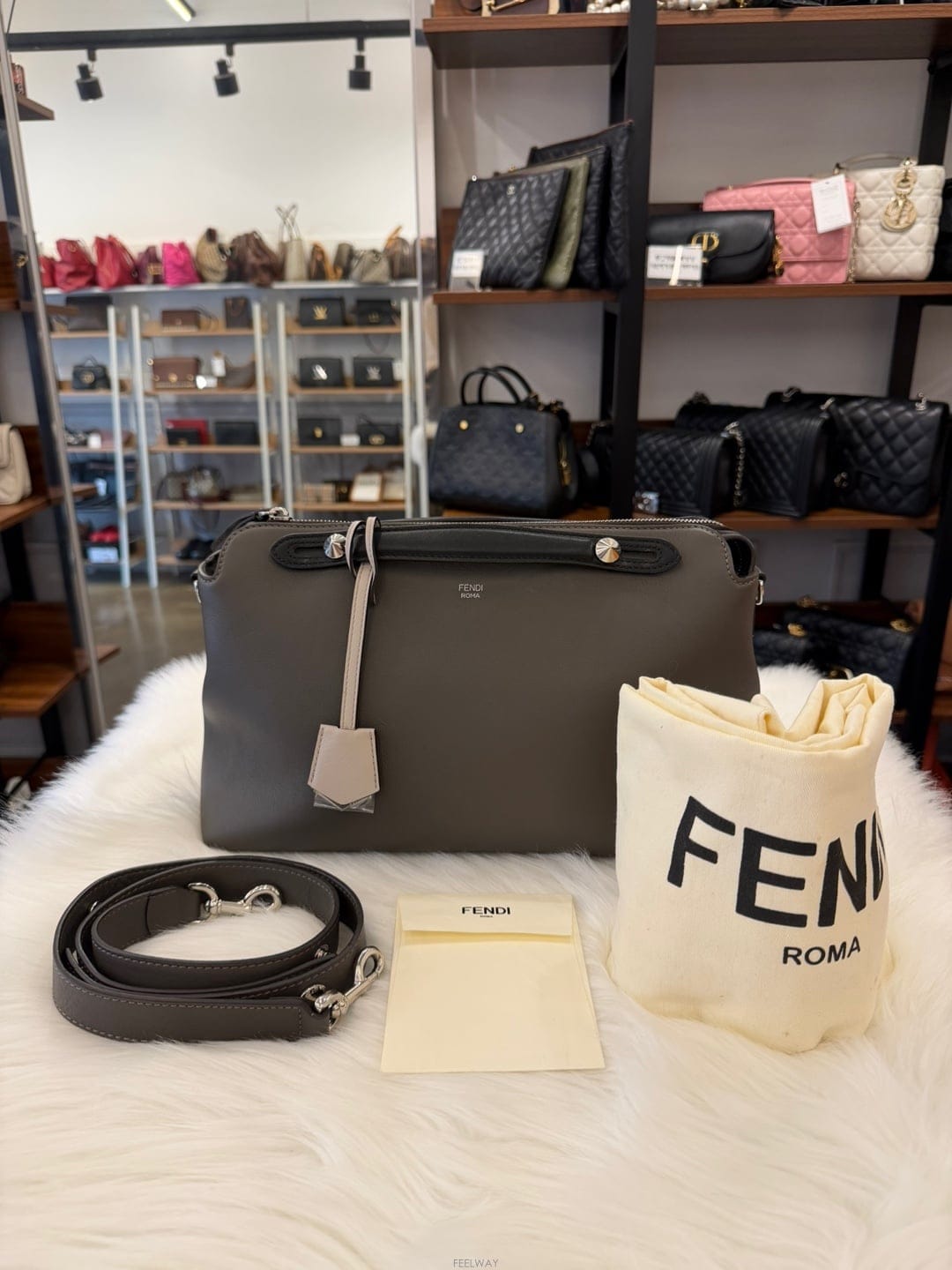 FENDI [�ٿ� ������] ��� ���̴����� ��Ʈ�� �׷��� ����(8BL125) ���� A[�ٿ� ������] ��� ���̴����� ��Ʈ�� �׷��� ����(8BL12