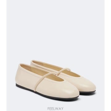 Miu Miu ������� �̿�̿� ���� �߷����� �÷�������� �̿�̿� ���� �߷����� �÷�