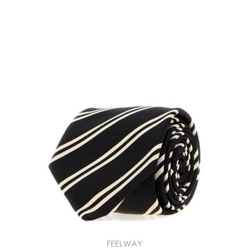 Saint Laurent �δ��� SAINT LAURENT ���ζ� ���� ��Ʈ������ ��Ÿ���δ��� SAINT LAURENT ���ζ� ���� ��Ʈ������ ��Ÿ��
