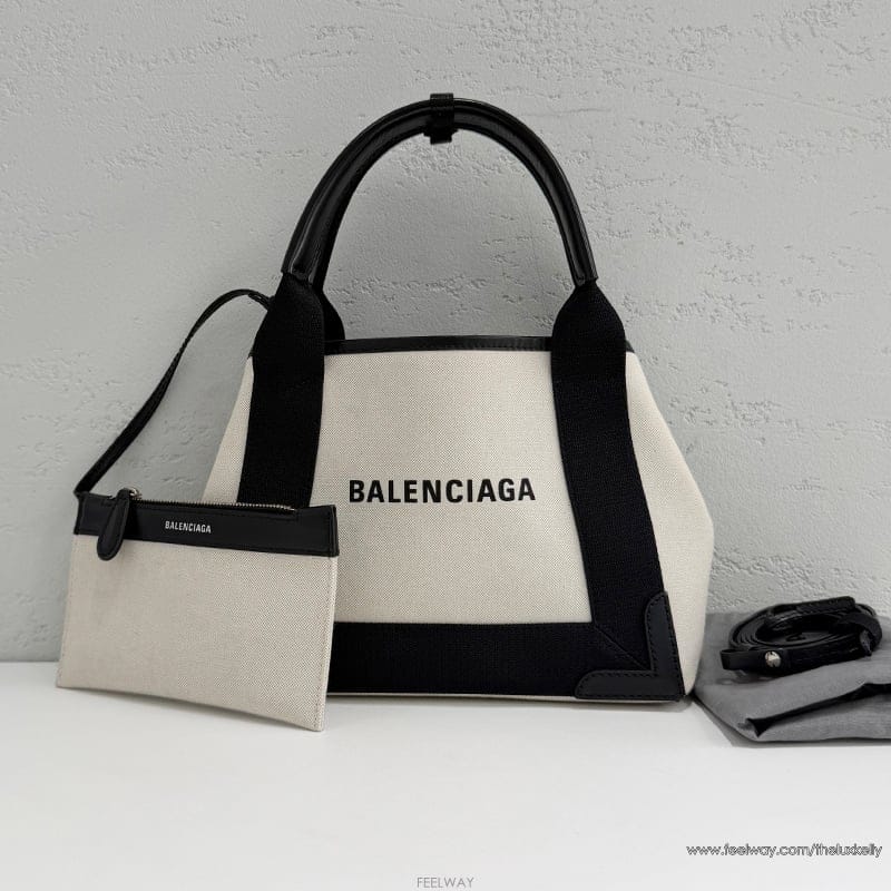 Balenciaga �߷��þư� ī�ٽ� XS ž�ڵ� ��Ʈ�� 390346�߷��þư� ī�ٽ� XS ž�ڵ� ��Ʈ�� 390346