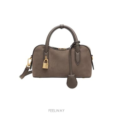 Stella McCartney 26 FW ���ڶ� ��īƮ�� ���� ���� ���̴� ����� 262471F04800026 FW ���ڶ� ��īƮ�� ���� ���� ���̴� ����� 262471F0