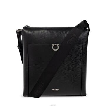 Ferragamo [�񿣺��ǰ��] FERRAGAMO ��󰡸� ���� ��ġ�� ũ�ν���[�񿣺��ǰ��] FERRAGAMO ��󰡸� ���� ��ġ�� ũ�ν���