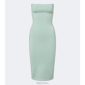 Jacquemus 26 FW ��ũ���� Sera ��Ʈ������ ���� �̵� �巹�� TP58109692926 FW ��ũ���� Sera ��Ʈ������ ���� �̵� �巹�� TP5810