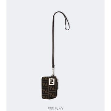 FENDI 26 FW ��� FF ��Ʈ�� ���� �Ŀ�ġ TP58035133426 FW ��� FF ��Ʈ�� ���� �Ŀ�ġ TP580351334
