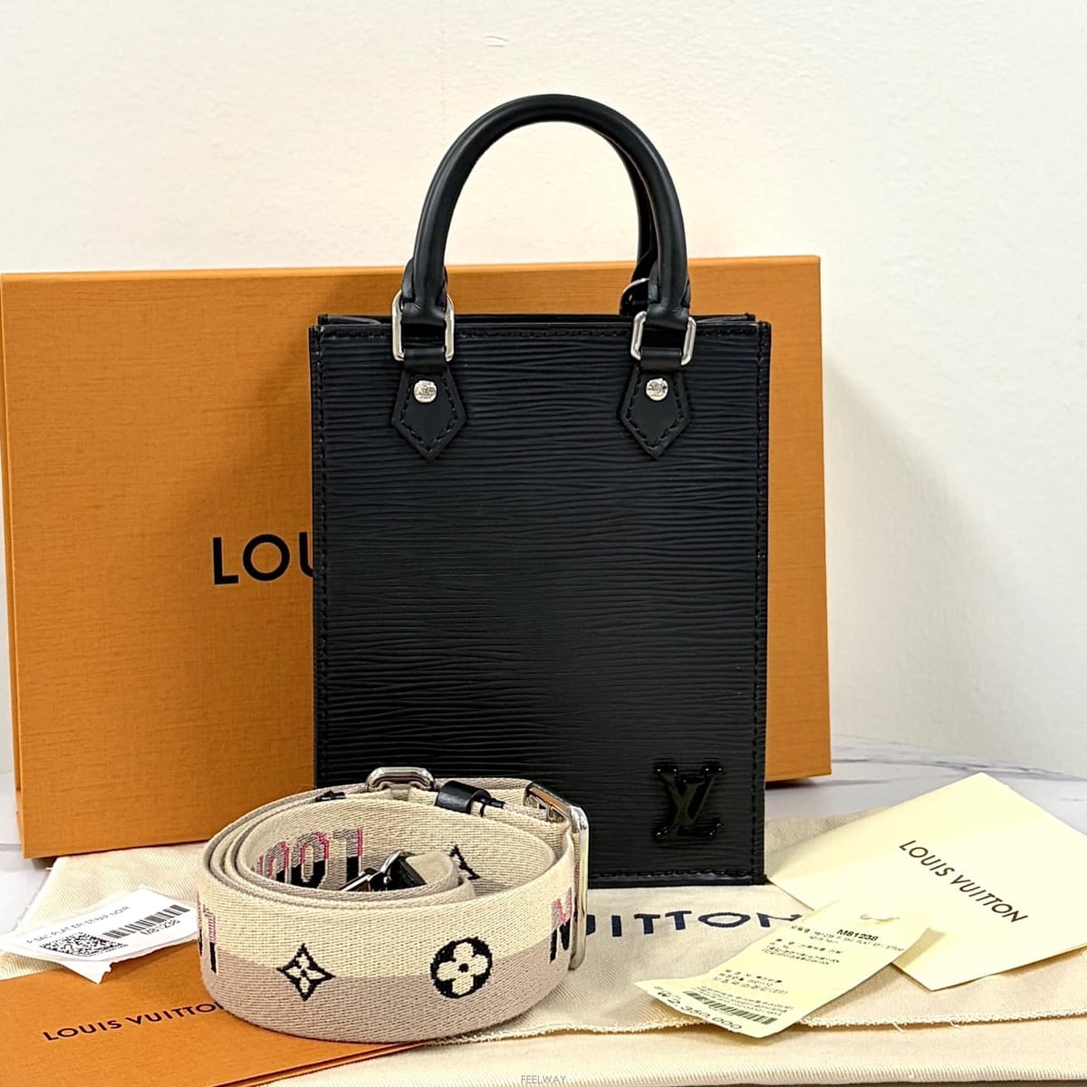 Louis Vuitton ���̺��� ���� �� �ö� ��Ʈ�� & ũ�ν��� ���� (M81238)���̺��� ���� �� �ö� ��Ʈ�� & ũ�ν��� ���� (M81238)
