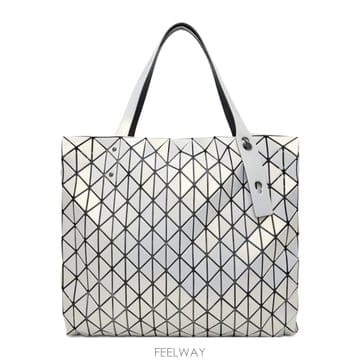 Issey Miyake 26 FW Bao Bao Issey Miyake ȭ��Ʈ �ο� ��Ż�� ��Ʈ�� 262730M17201926 FW Bao Bao Issey Miyake ȭ��Ʈ �ο� ��Ż�� ��Ʈ�� 2